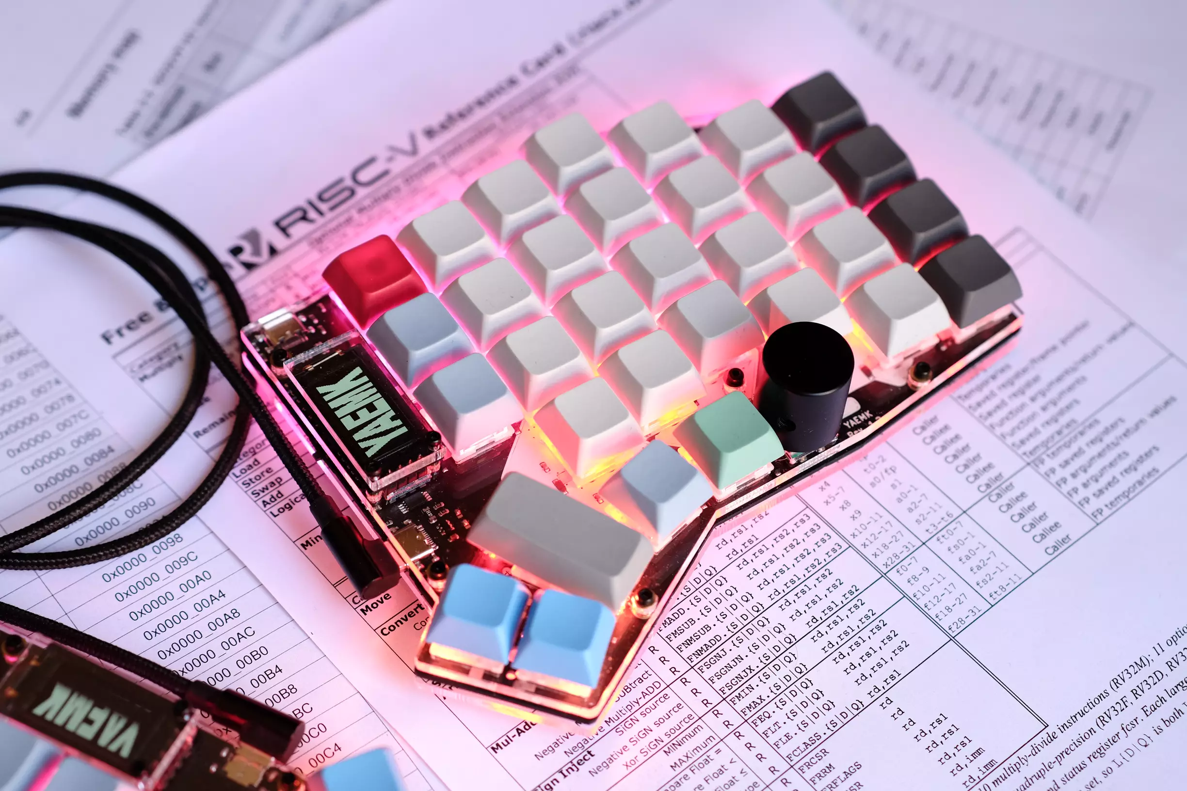 Yaemk split kb, from the project README
