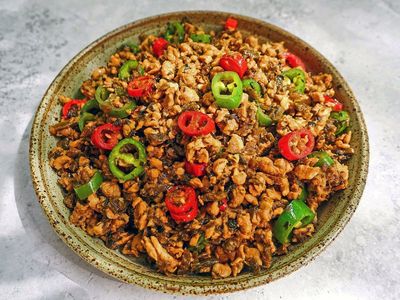 Sichuan Stir-Fried Chicken with Yacai (Jimi Yacai)