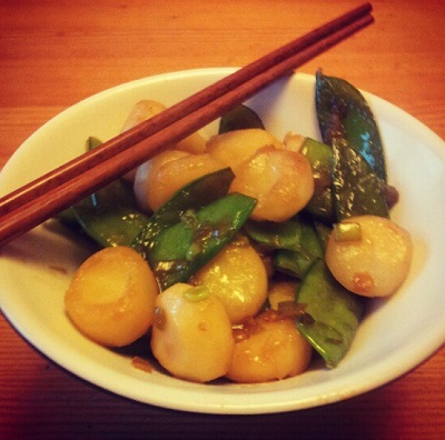 Stir Fried Mange Tout with Waterchestnuts
