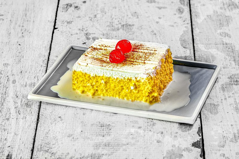 Tres Leches Colombiano