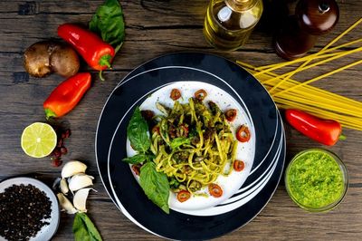 Linguine with Genovese Basil Pesto