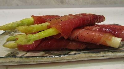 Asparagus and Prosciutto Bundles