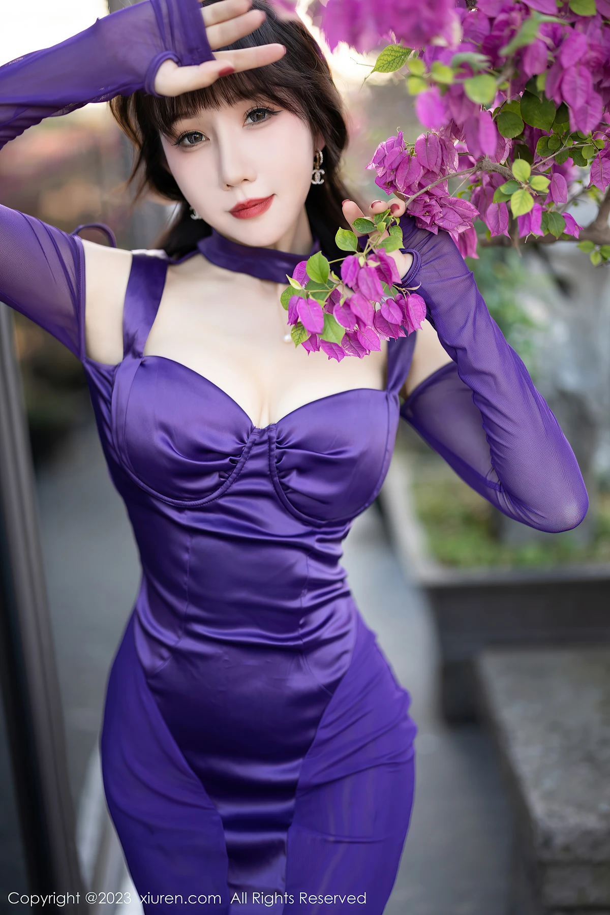 XiuRen No.6419 波巧酱海南岛旅拍：紫裙卸后红丝衬媚骨，女生该藏的魅力瞬间 - 5