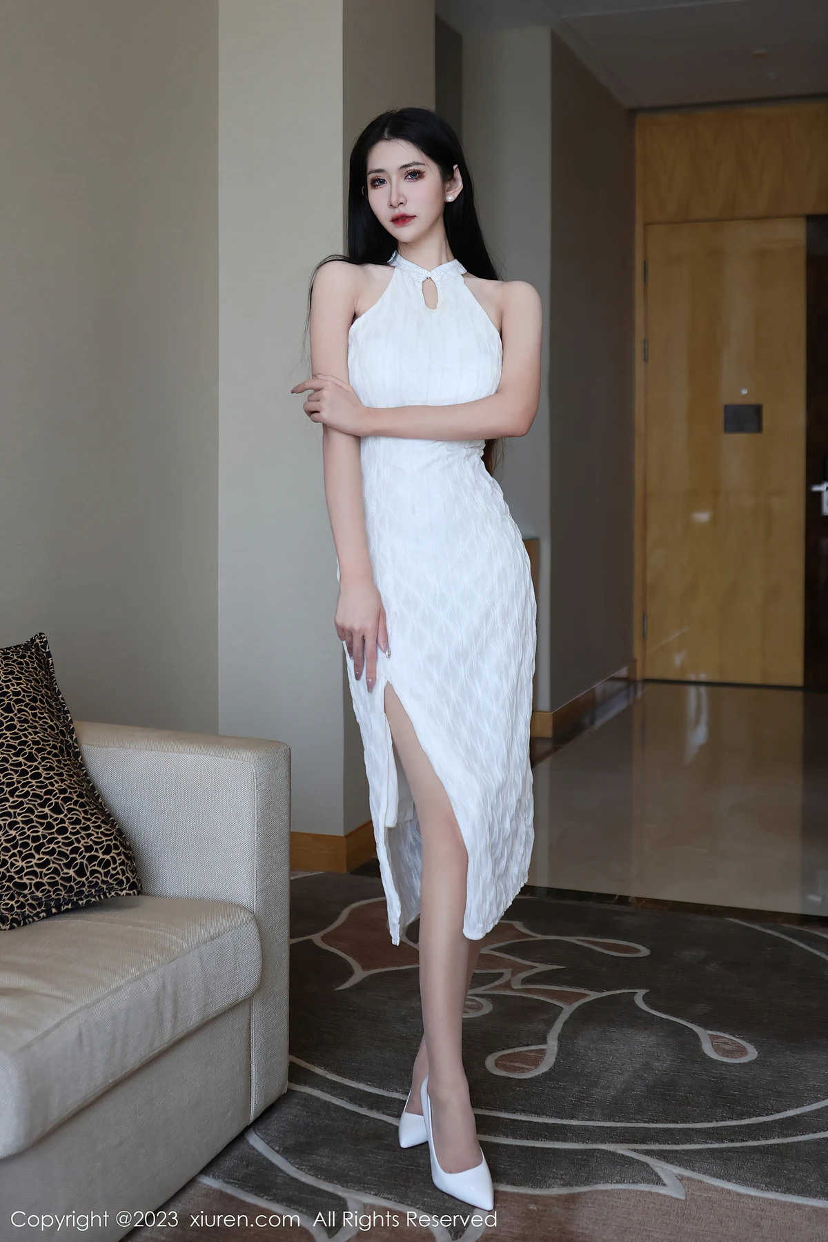 秀人网No.6438 依娜Yina：90张写真藏不住的魅惑，女生都该拥有的魅力记录！ - 6