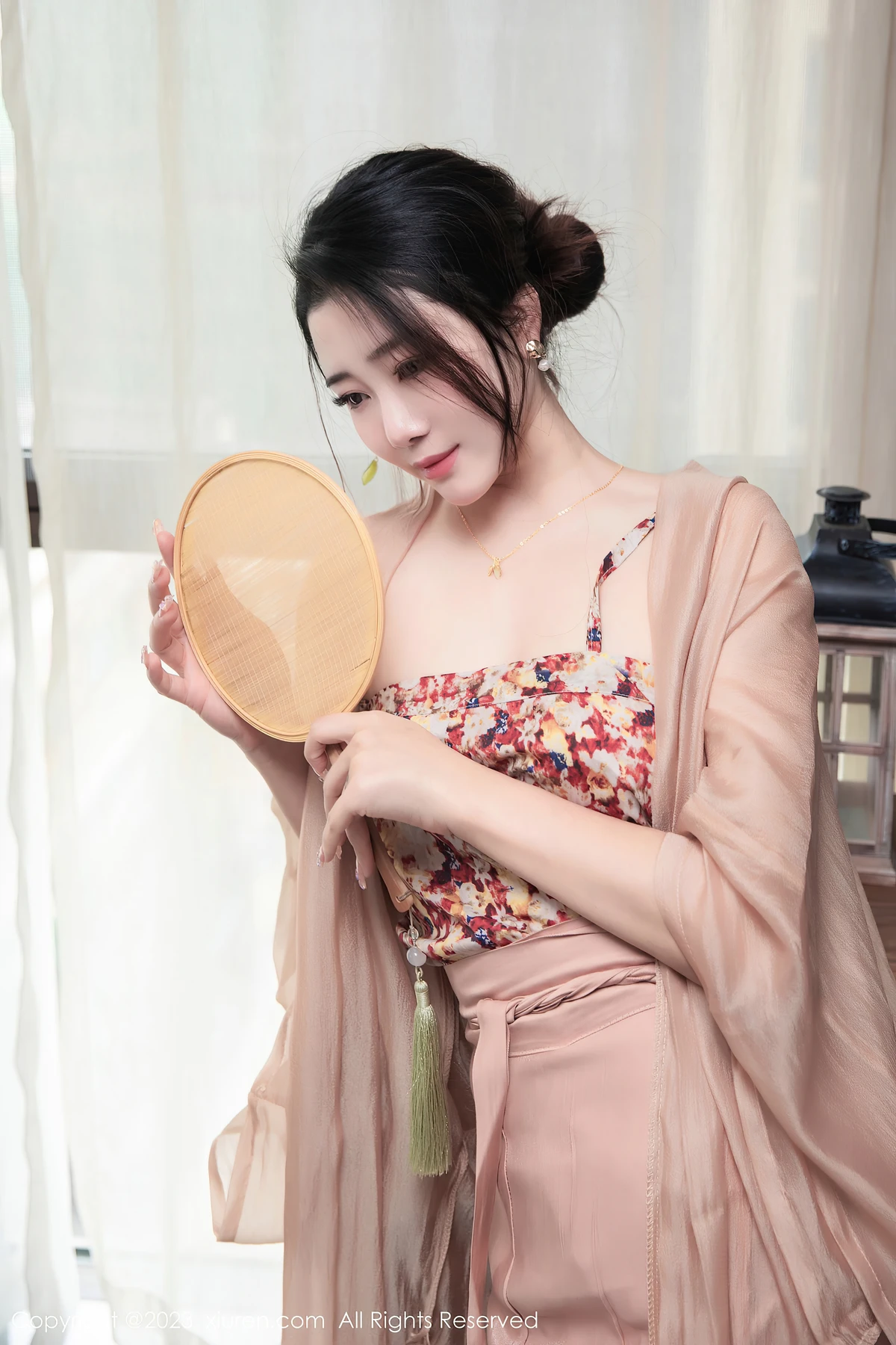 XiuRen No.6457 严利娅Yuliya：浅暖古风汉服藏娇态，104张图戳中女生美拍欲 - 7