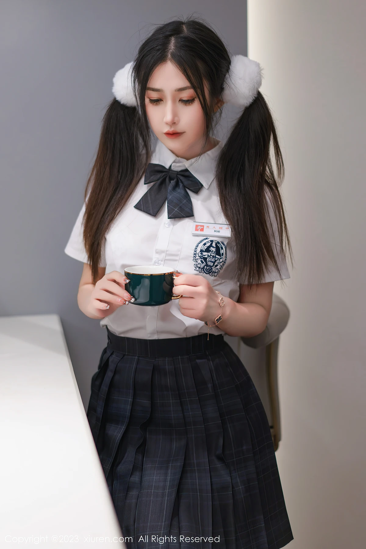 XiuRen No.6397 laura阿姣泰国旅拍：白裙蕾丝藏不住的娇美，这才是女生该有的鲜活记录！ - 1