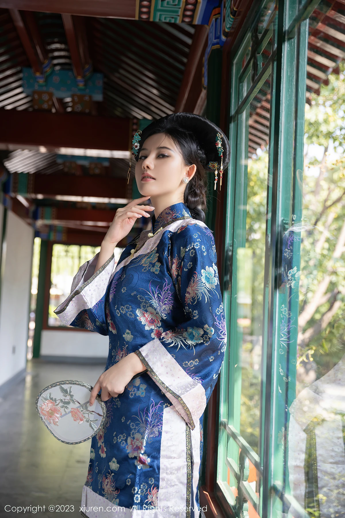 XiuRen No.6398 就是阿朱啊:宫廷装+蓝睡衣双重魅惑,86张写真美到心颤! - 3