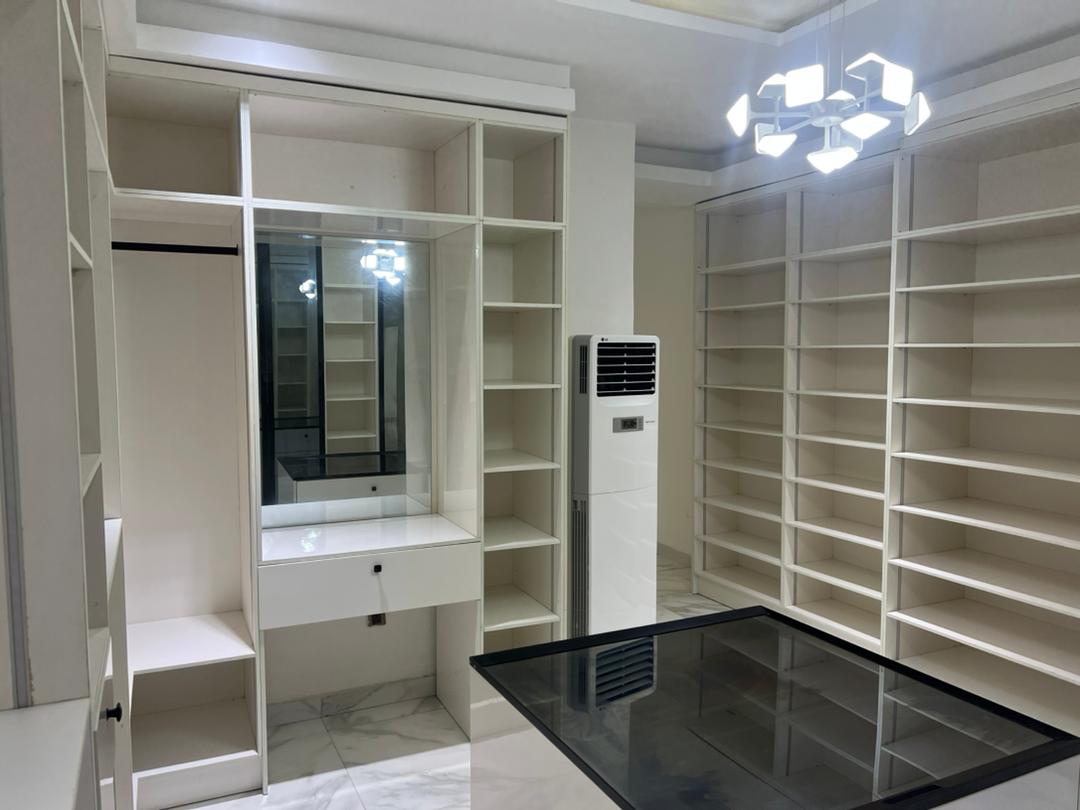 Walk-in Closet