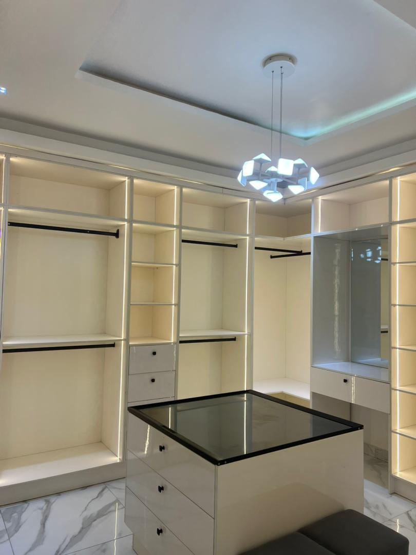 Walk-in Closet
