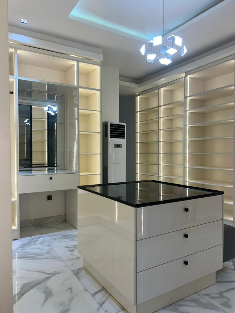Walk-in Closet