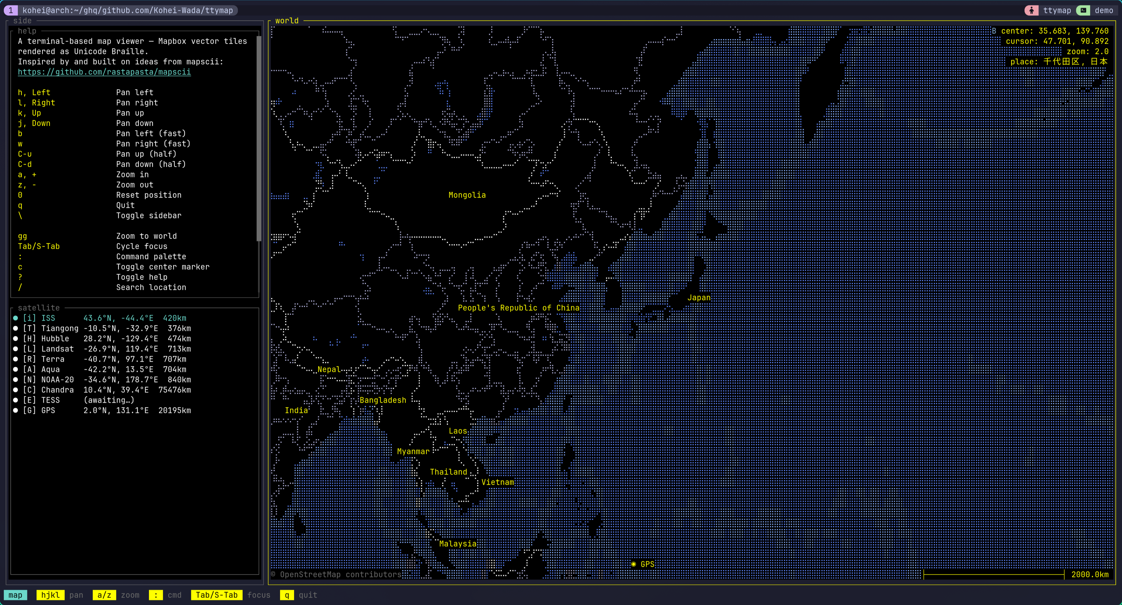 ttymap のデフォルト表示。ヘルプパネルと衛星トラッカー付き