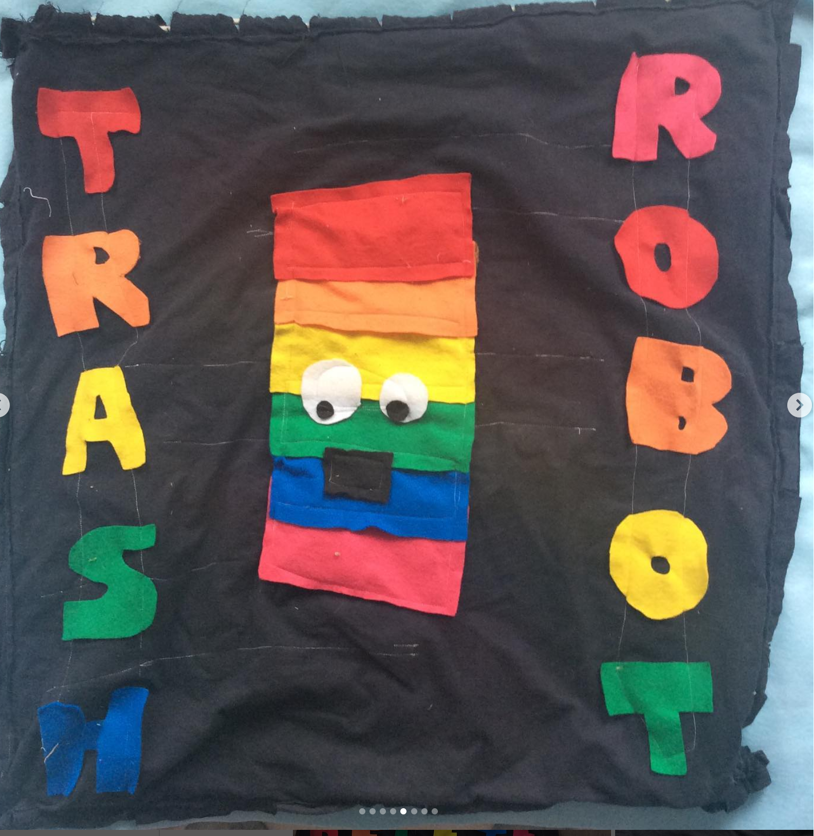trash robot symbol flag