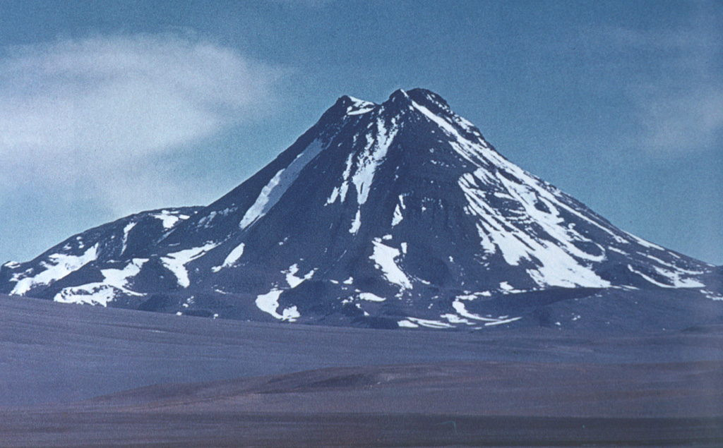 Acamarachi volcano