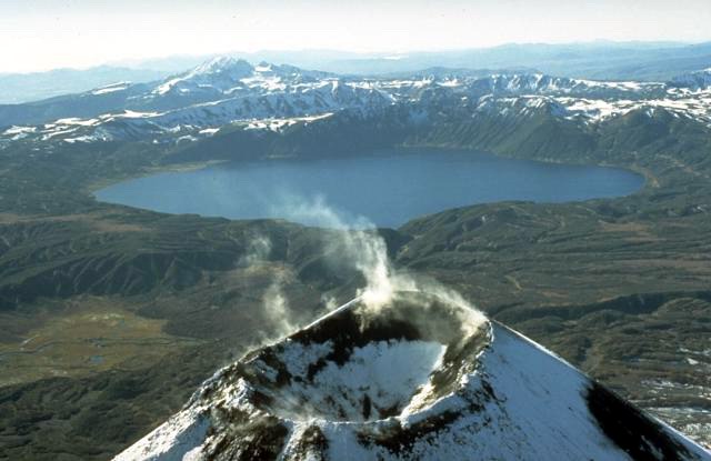 Akademia Nauk volcano