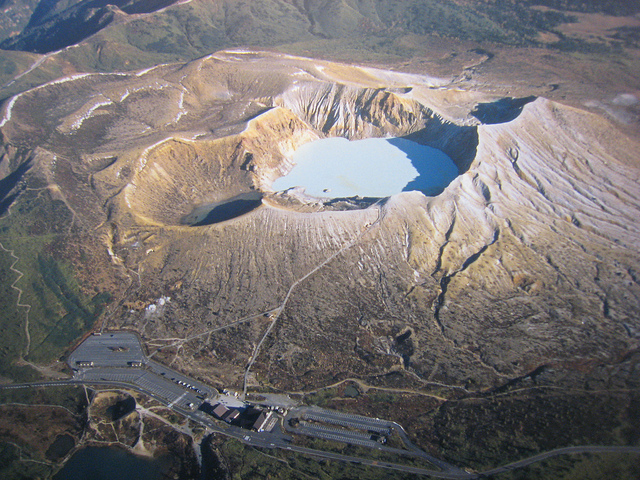 Kusatsu-Shirane volcano