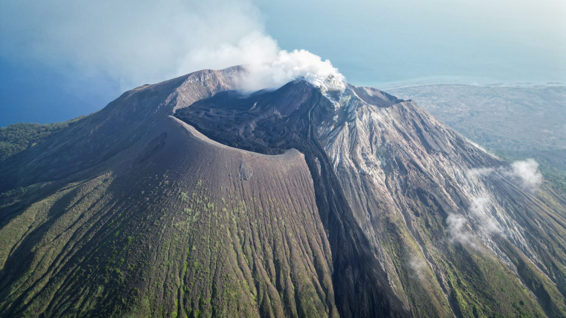 Lewotolo volcano