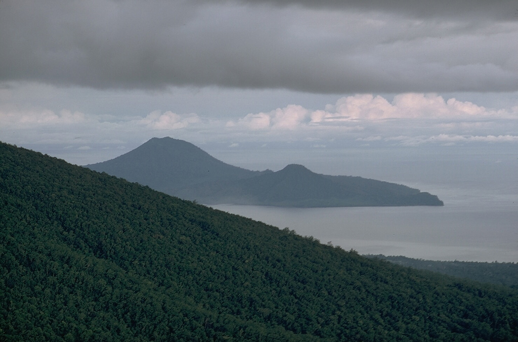 Lolobau volcano