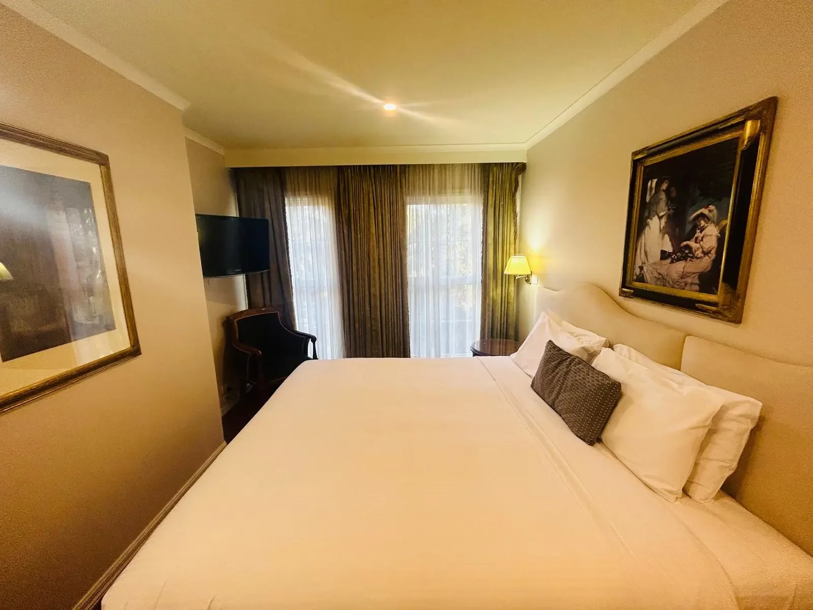 One Bedroom Apartment