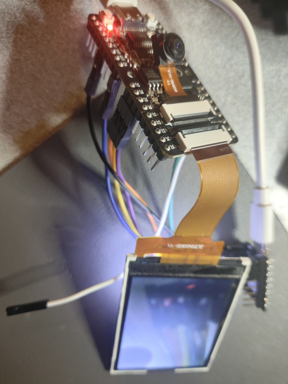 Camera Live Streaming with LCD Display