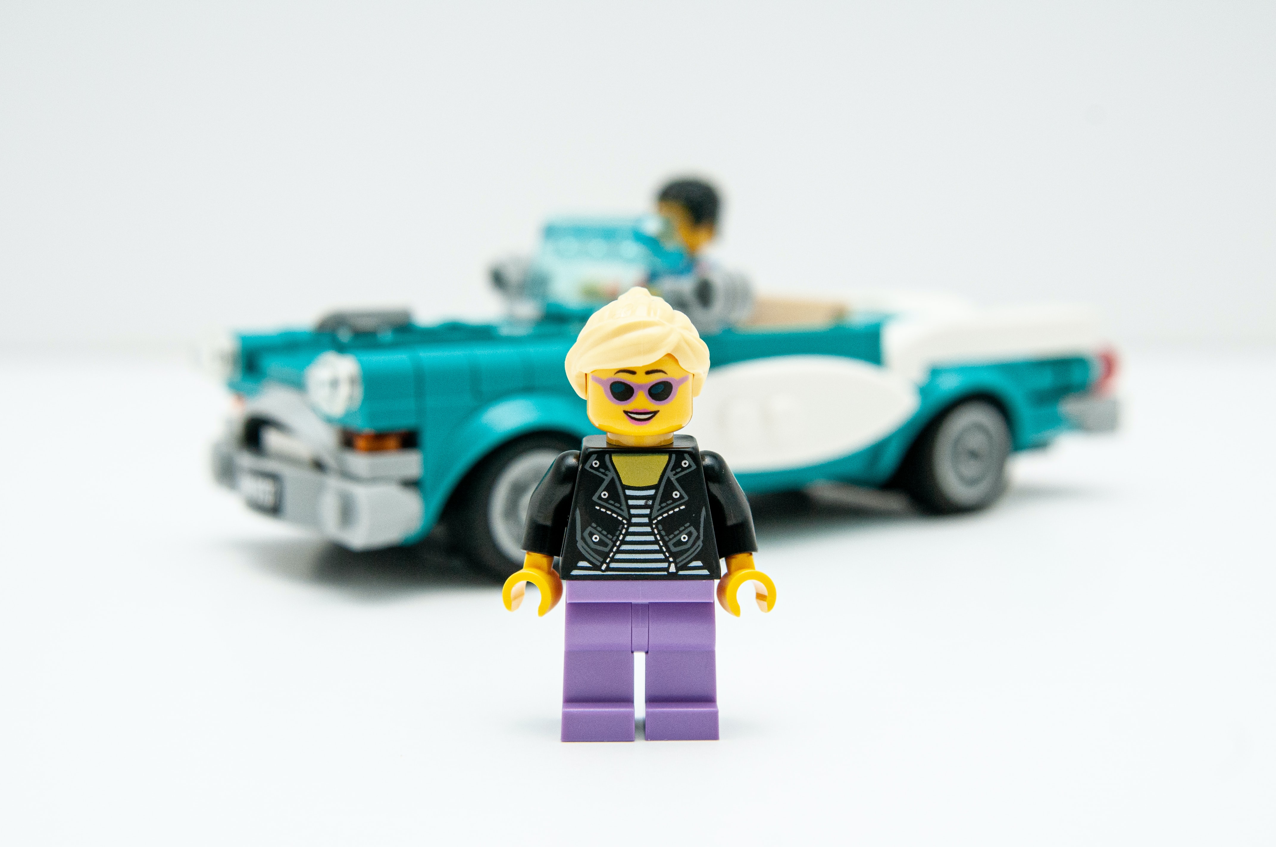 Legogirl-and-car