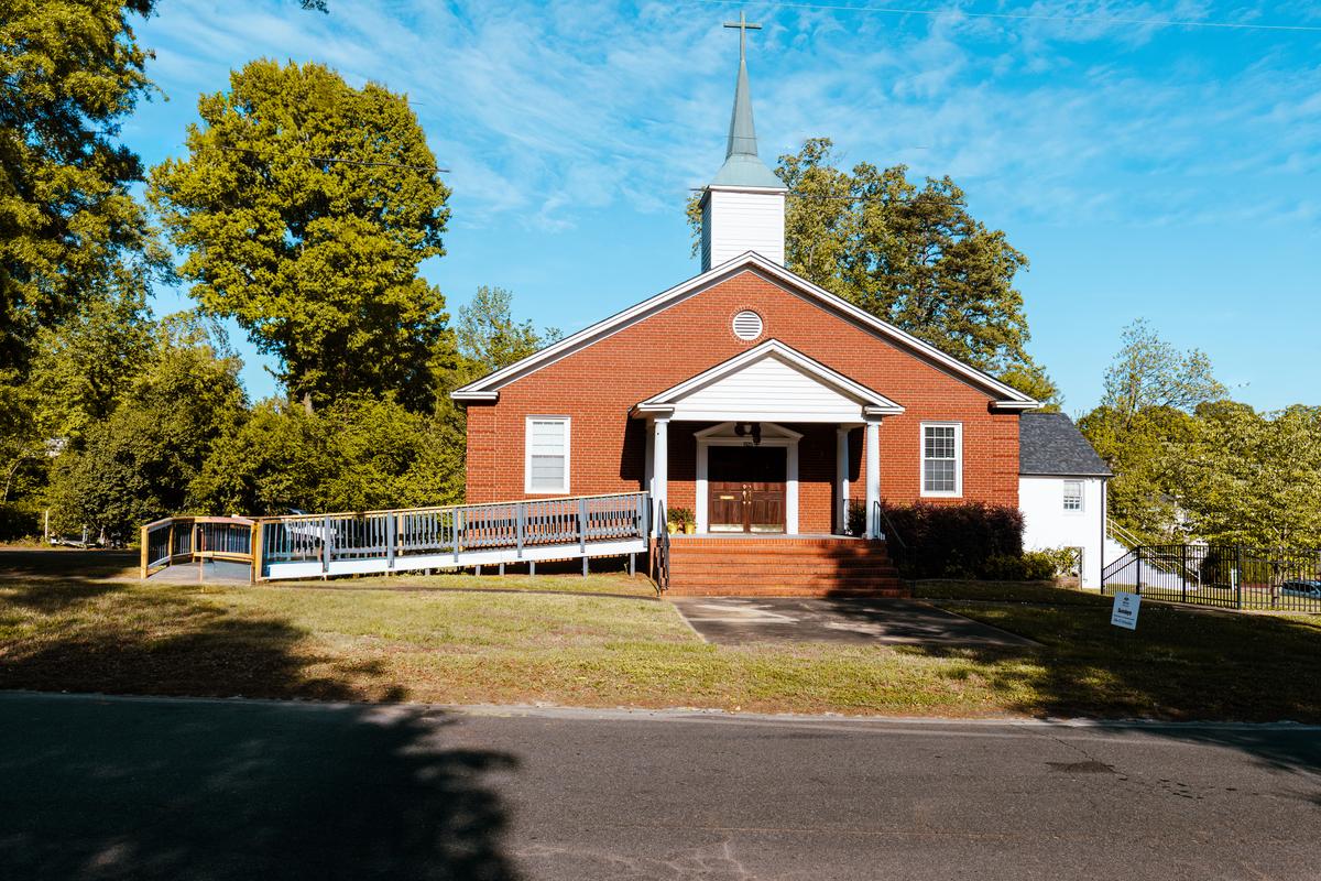 Exterior of Dilworth Baptist