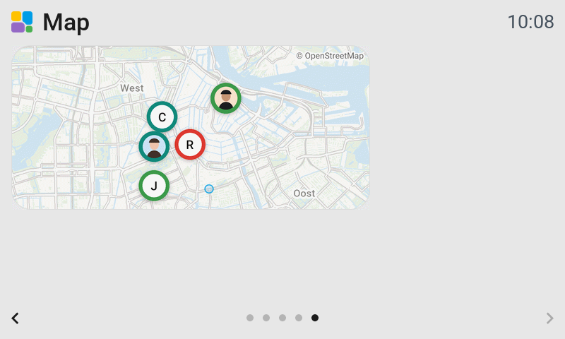 The 4.3-inch Waveshare with the map tile following everyone: four people, two with a photo in their marker, and a car