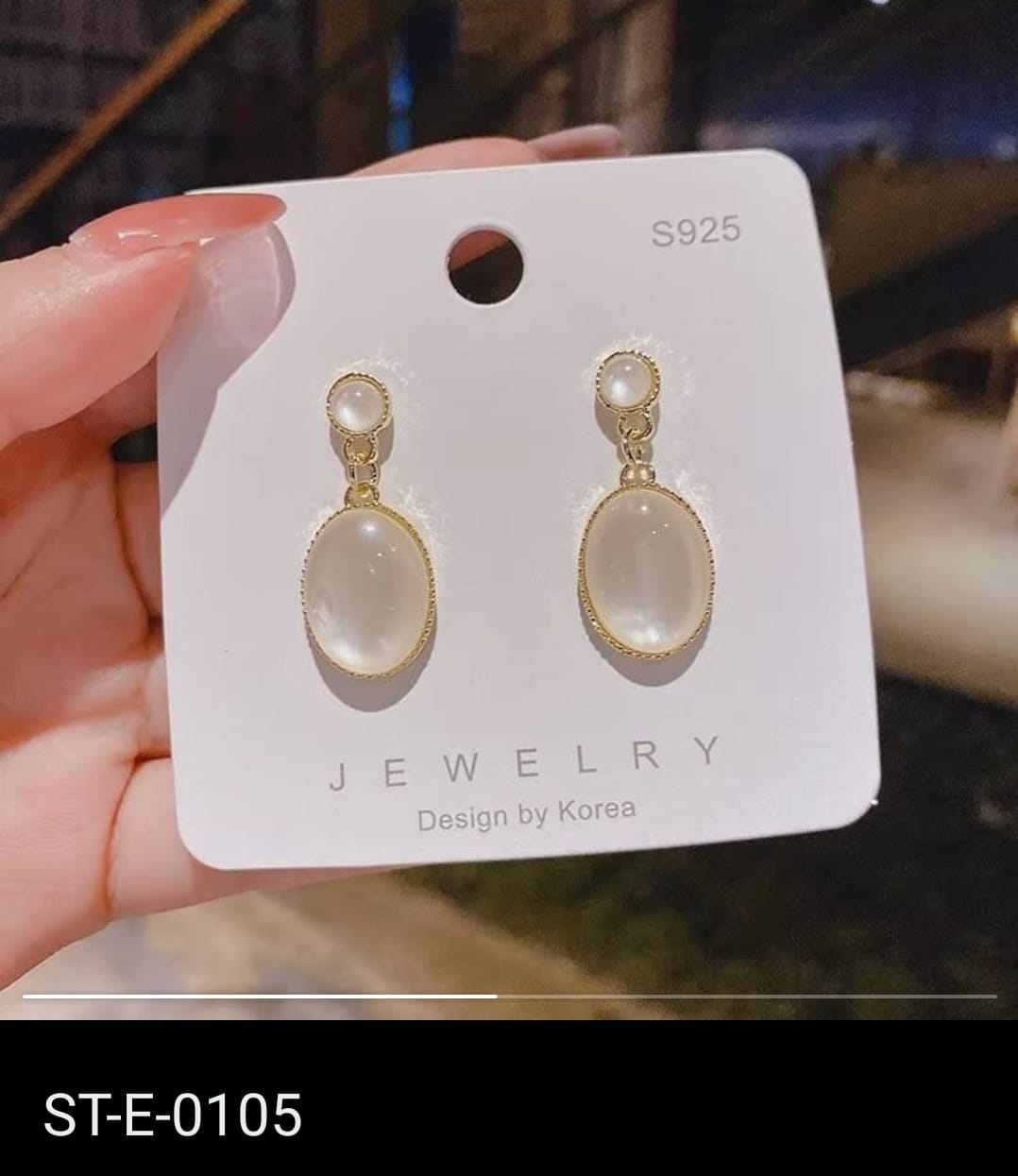 Minimal Teardrop Earrings