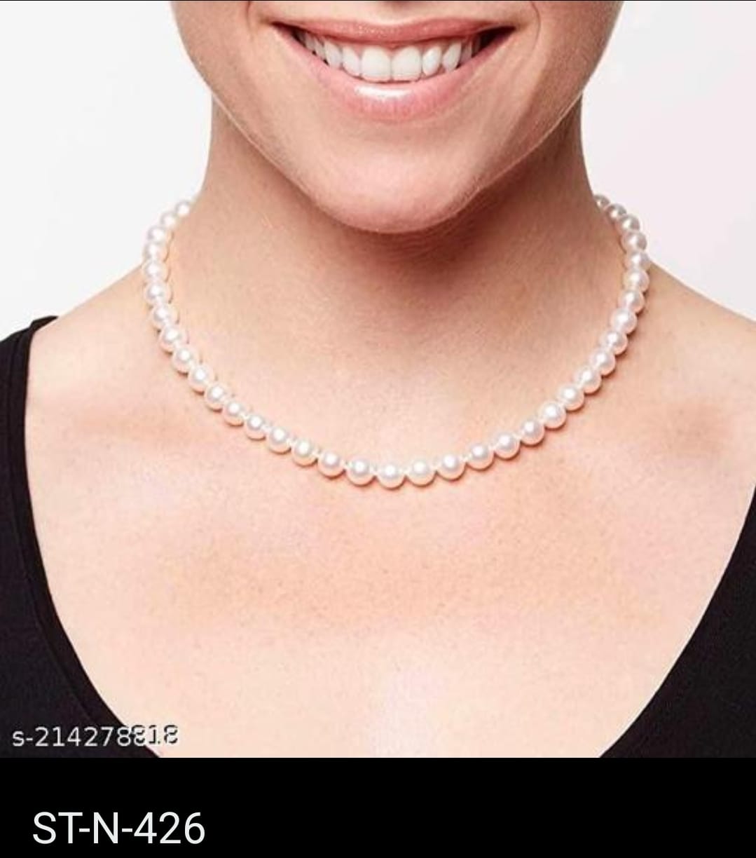 Simple Pearl Necklace