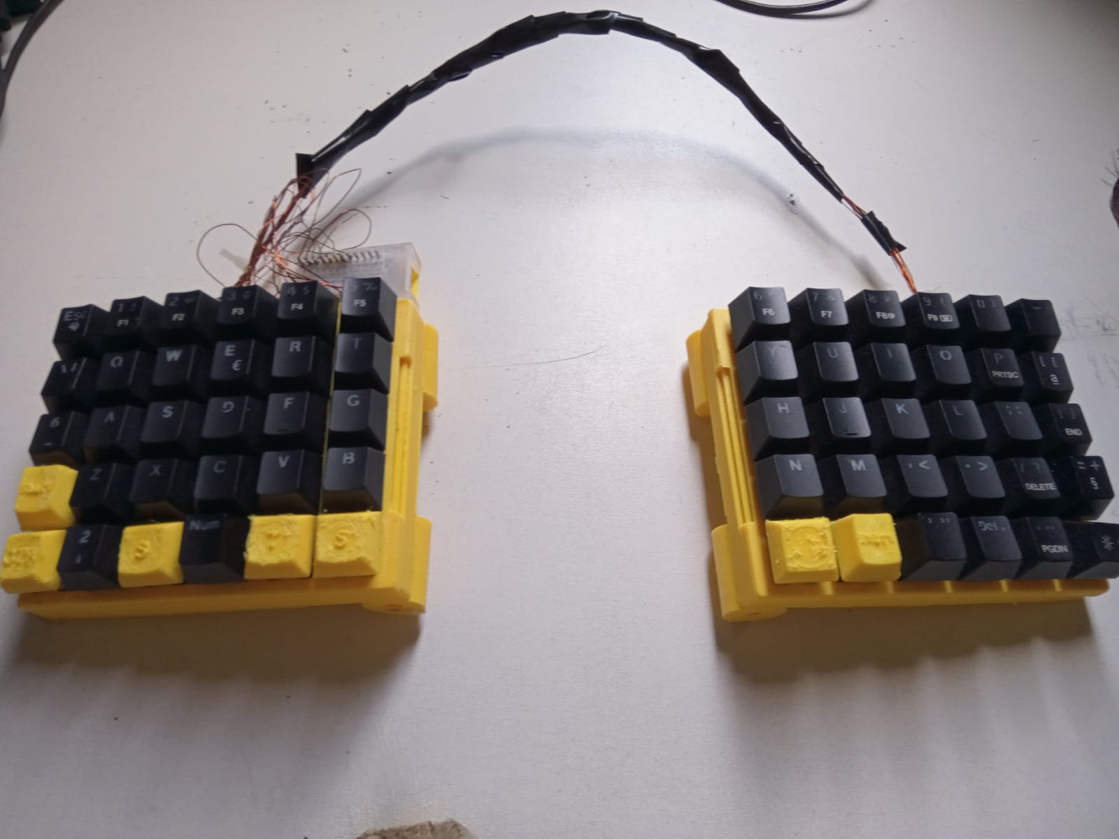 Teclado mecanico split handwired