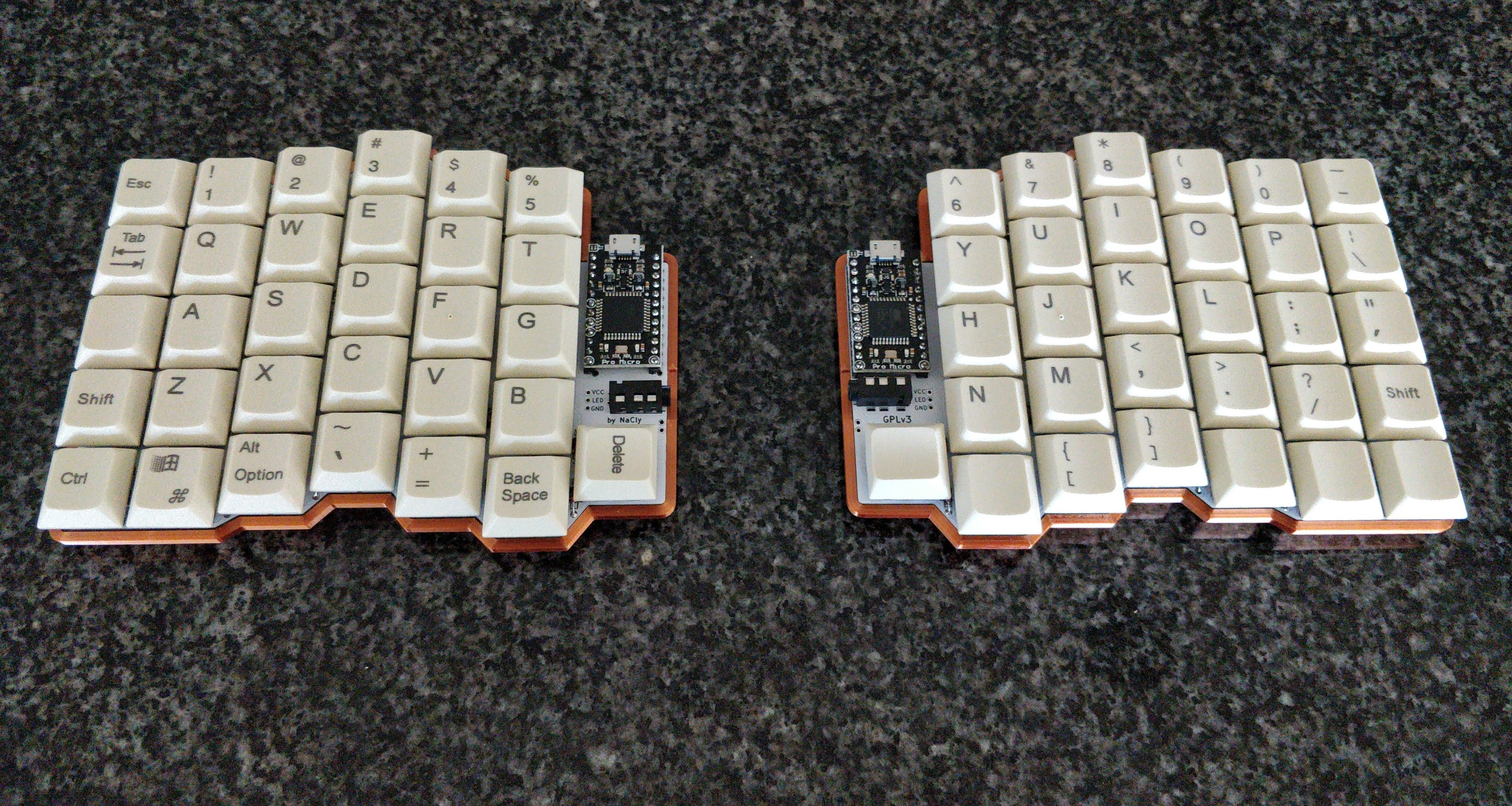Splitreus62, from the project README