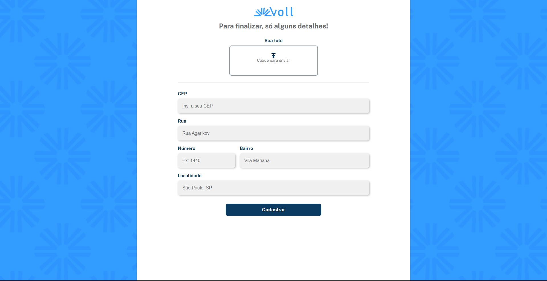 Formulário de cadastro de especialista do app Voll. Possui um campo para fazer upload de foto, além de campos de texto para inserir CEP, Rua, Número, Bairro e Localidade e um botão de "Cadastrar".