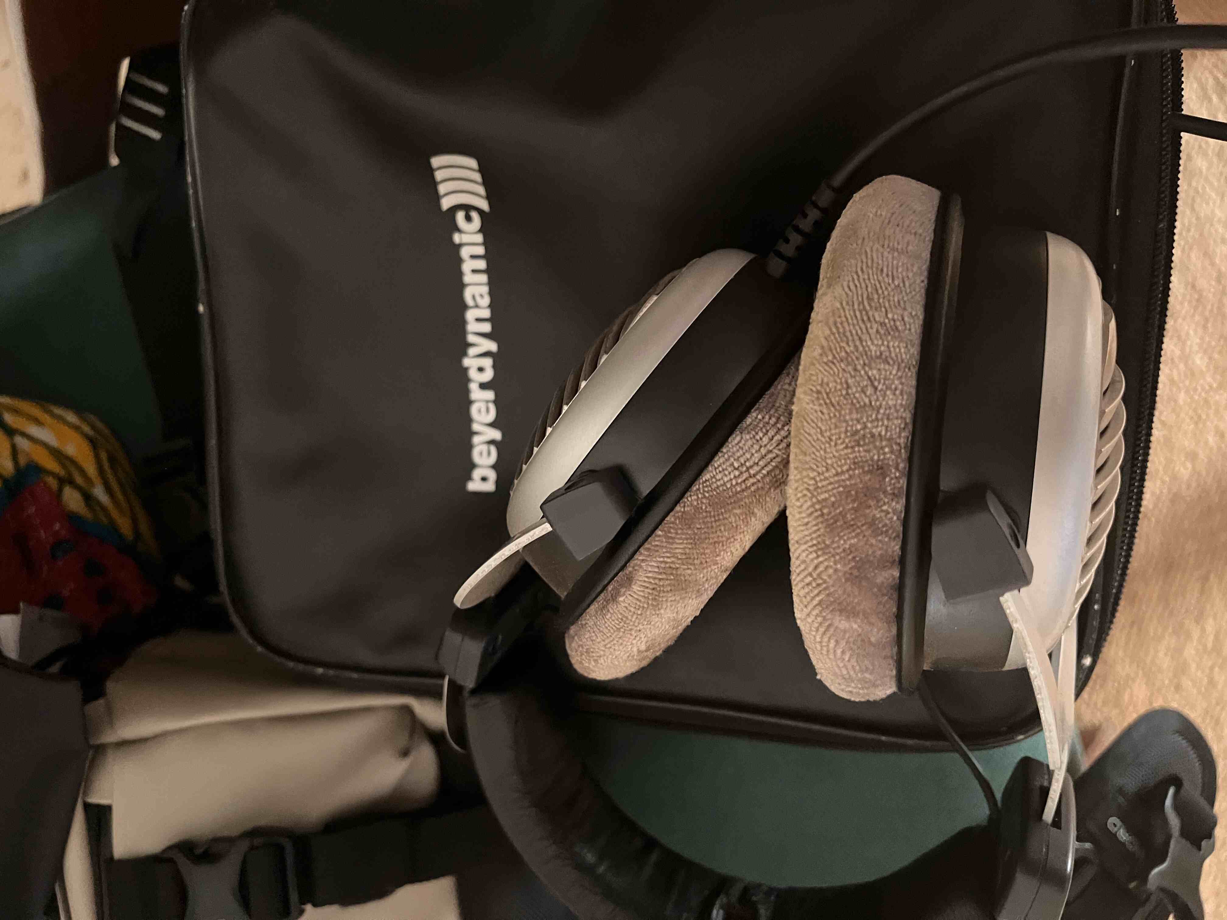 Beyerdynamic DT 990 Premium Edition 250 Ohm Over-Ear Headphones
