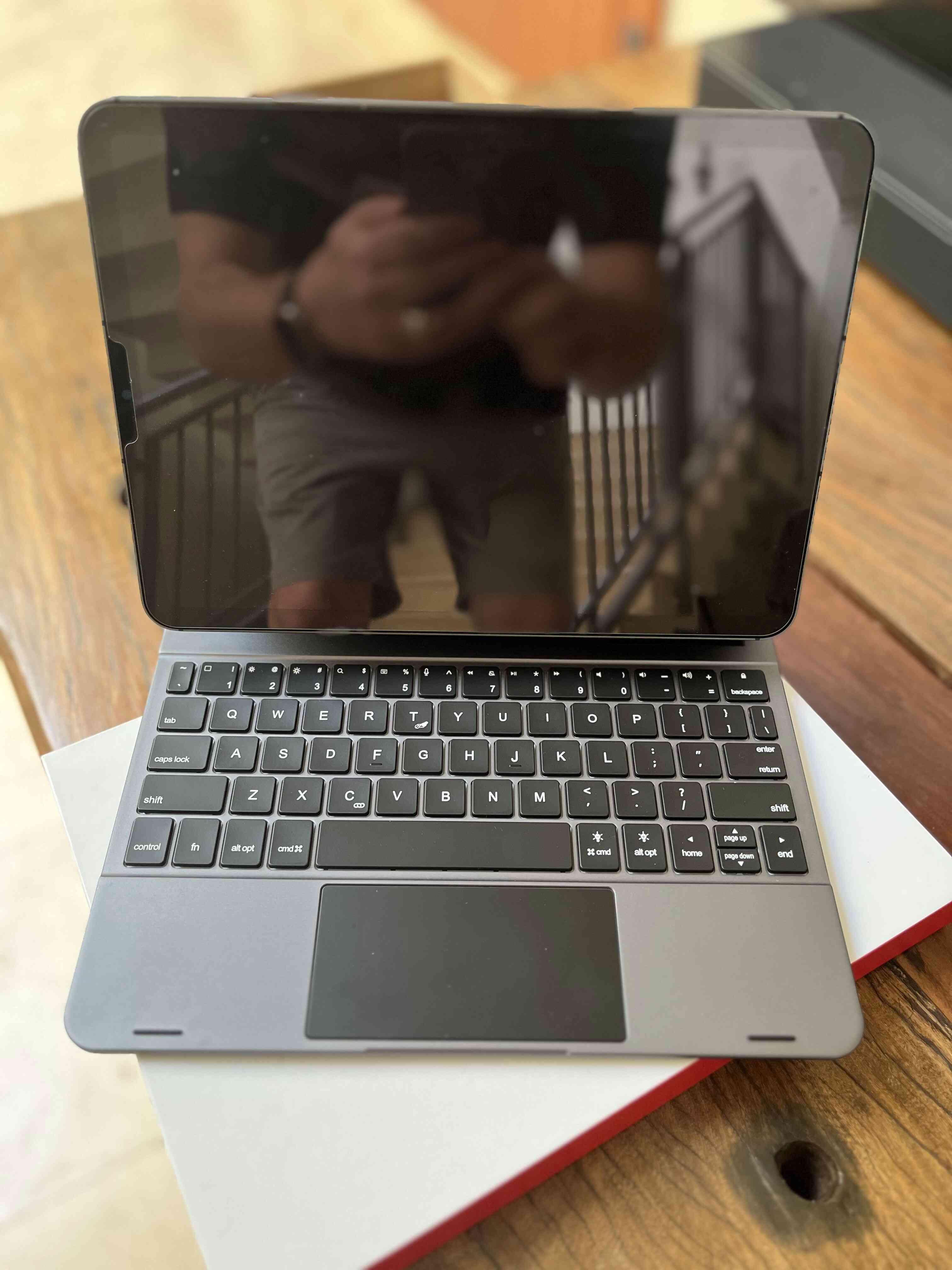 Doqo iPad Air M2 Keyboard Hub