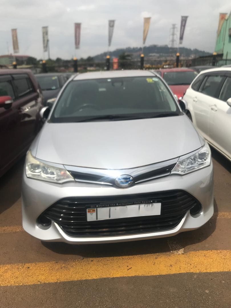 Toyota Fielder 2015