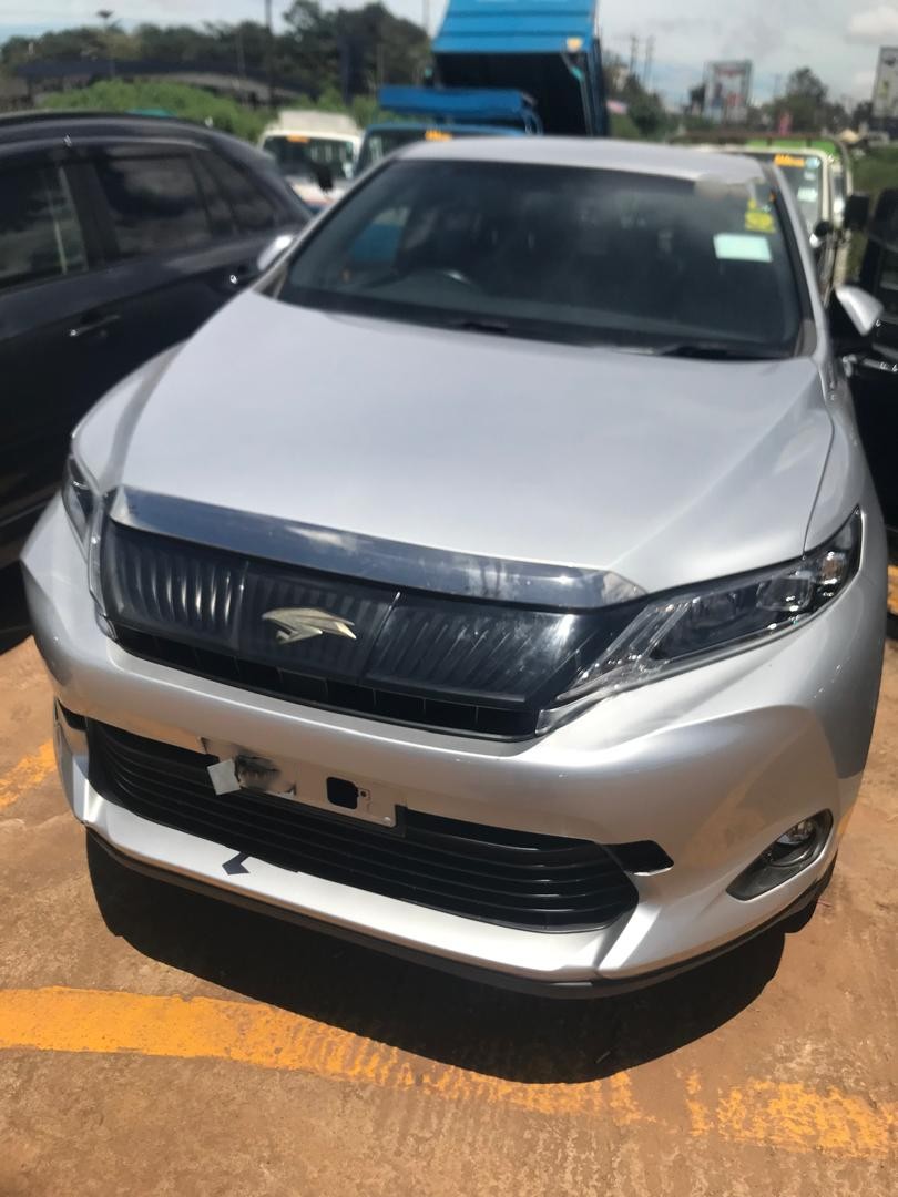 Toyota Harrier 2016