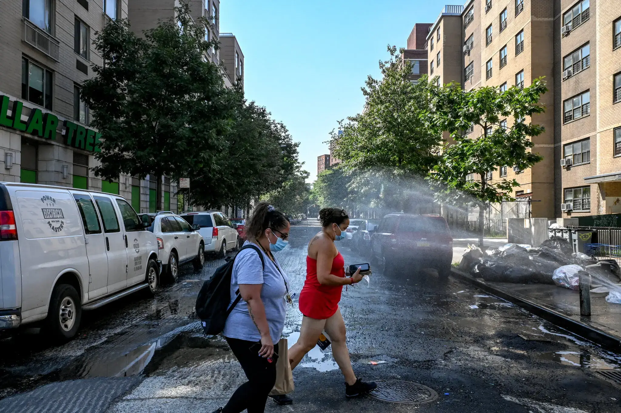 Why an East Harlem Street Is 31 Degrees Hotter Than Central Park West