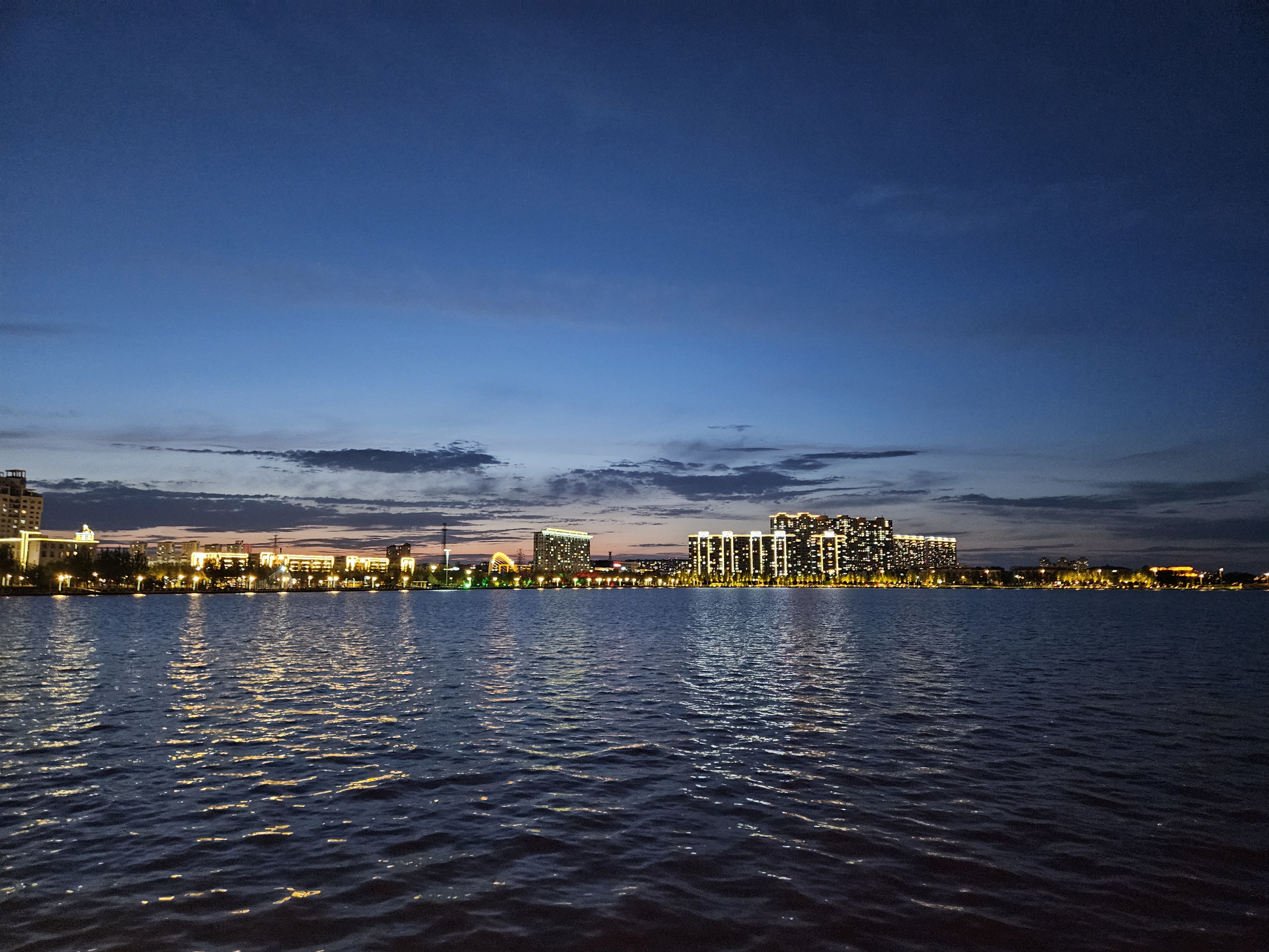 Welcoming dinner at Daqing Lake