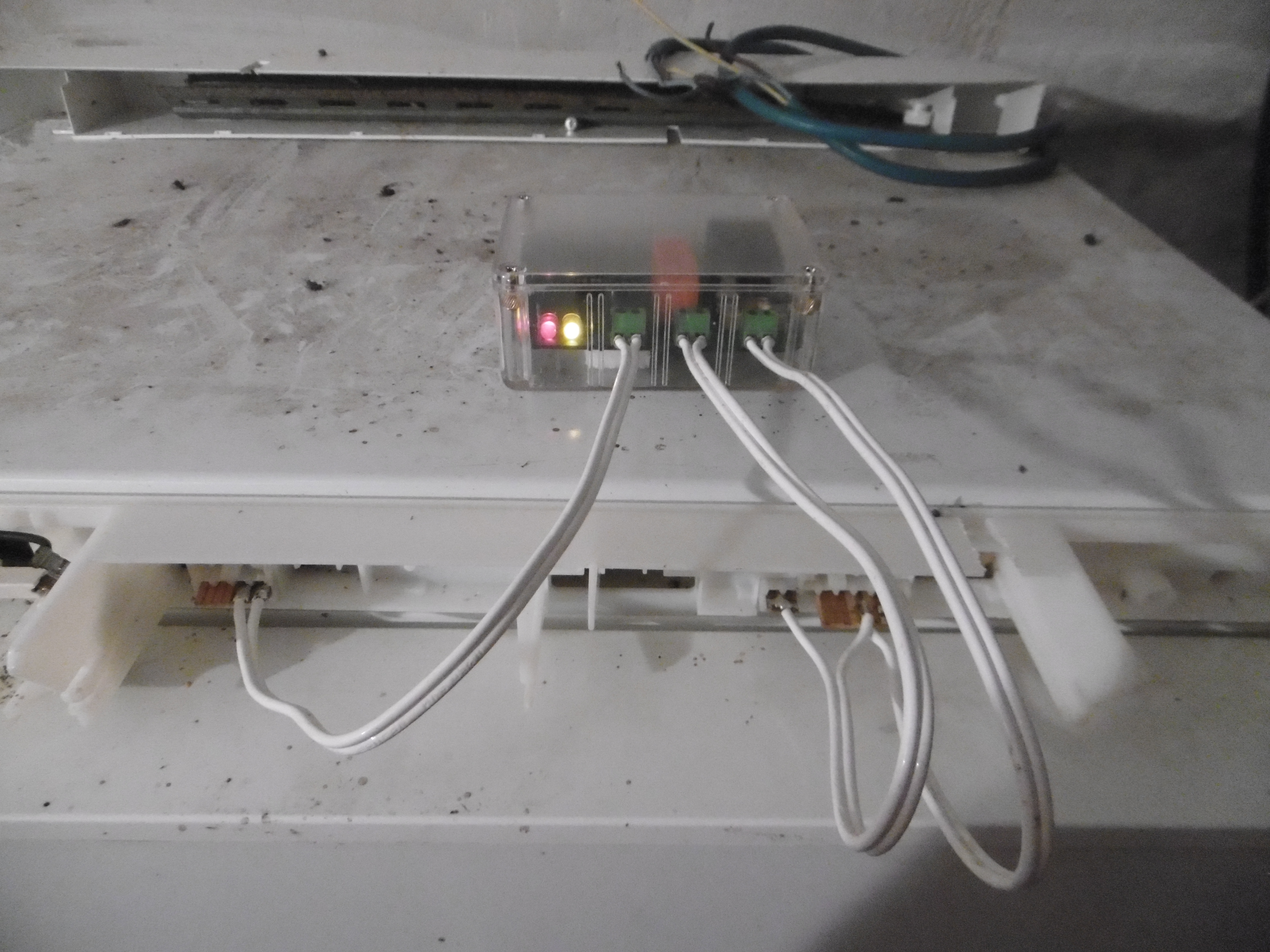 Board controlling freezer light