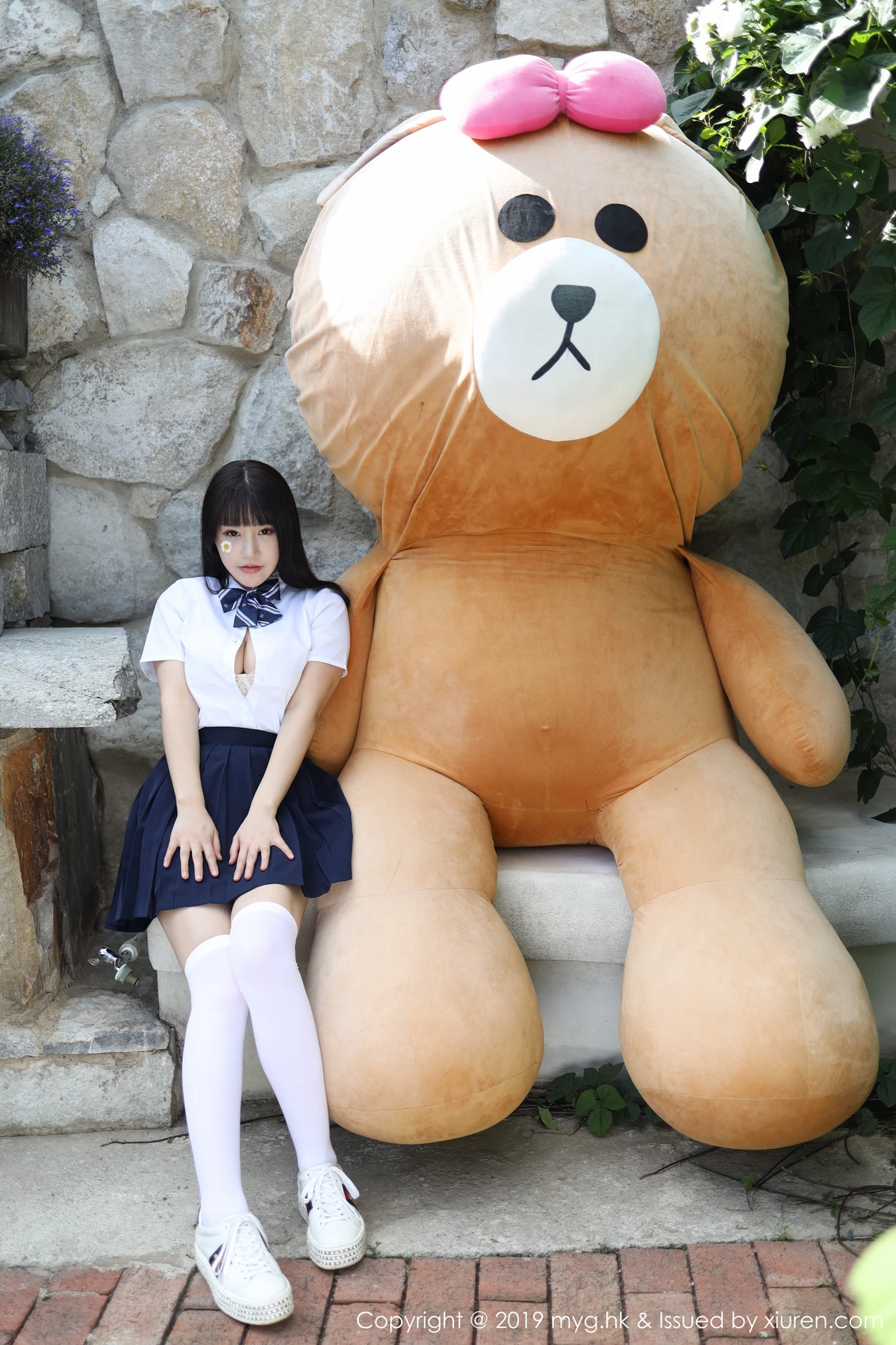 MyGirl美媛馆 Vol.394_女神Flower朱可儿大理旅拍户外学生装大胆撩裙诱惑写真54P - 4