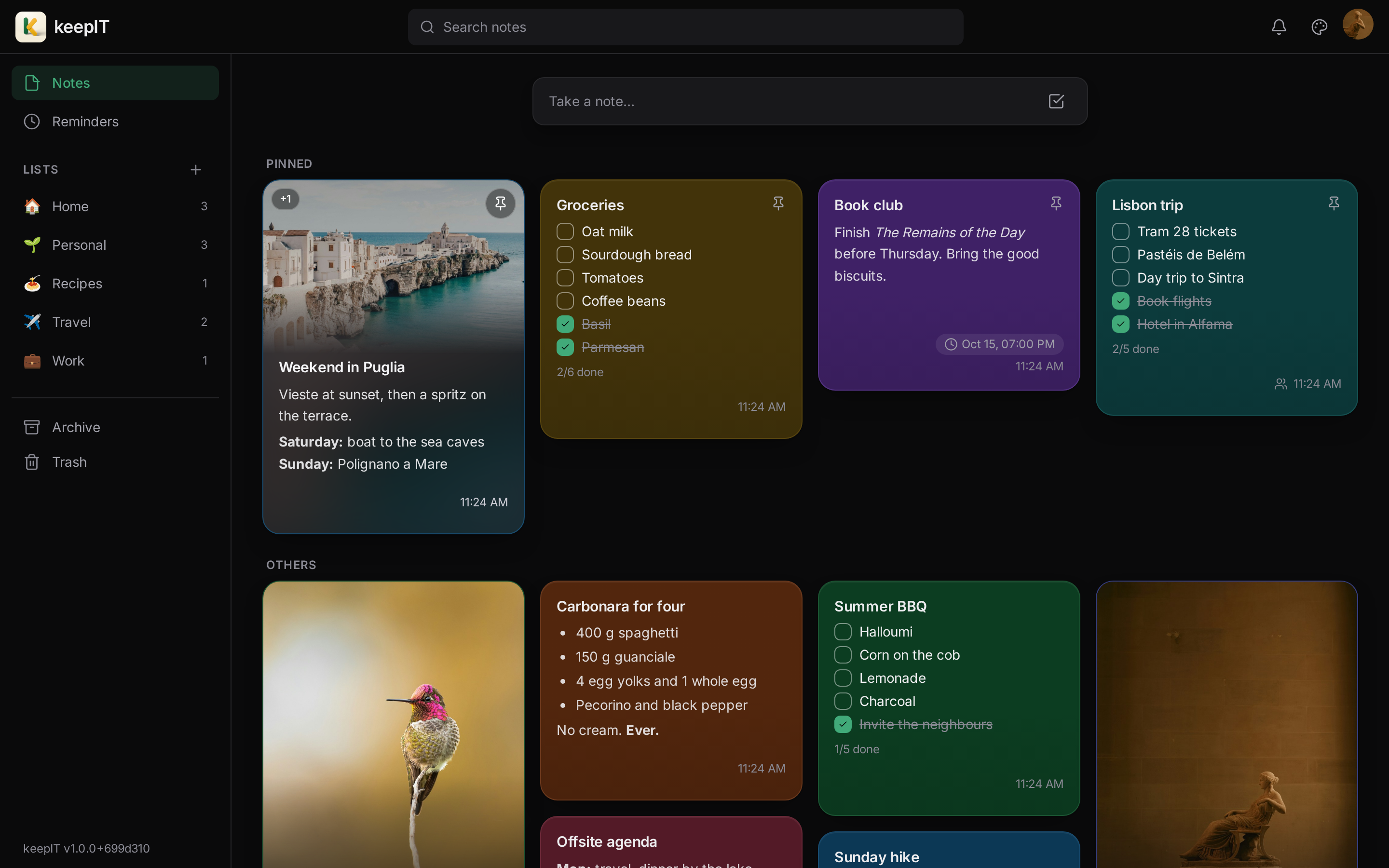 keepIT web app in the dark theme: pinned notes with a photo, a shopping list, a reminder and a shared checklist