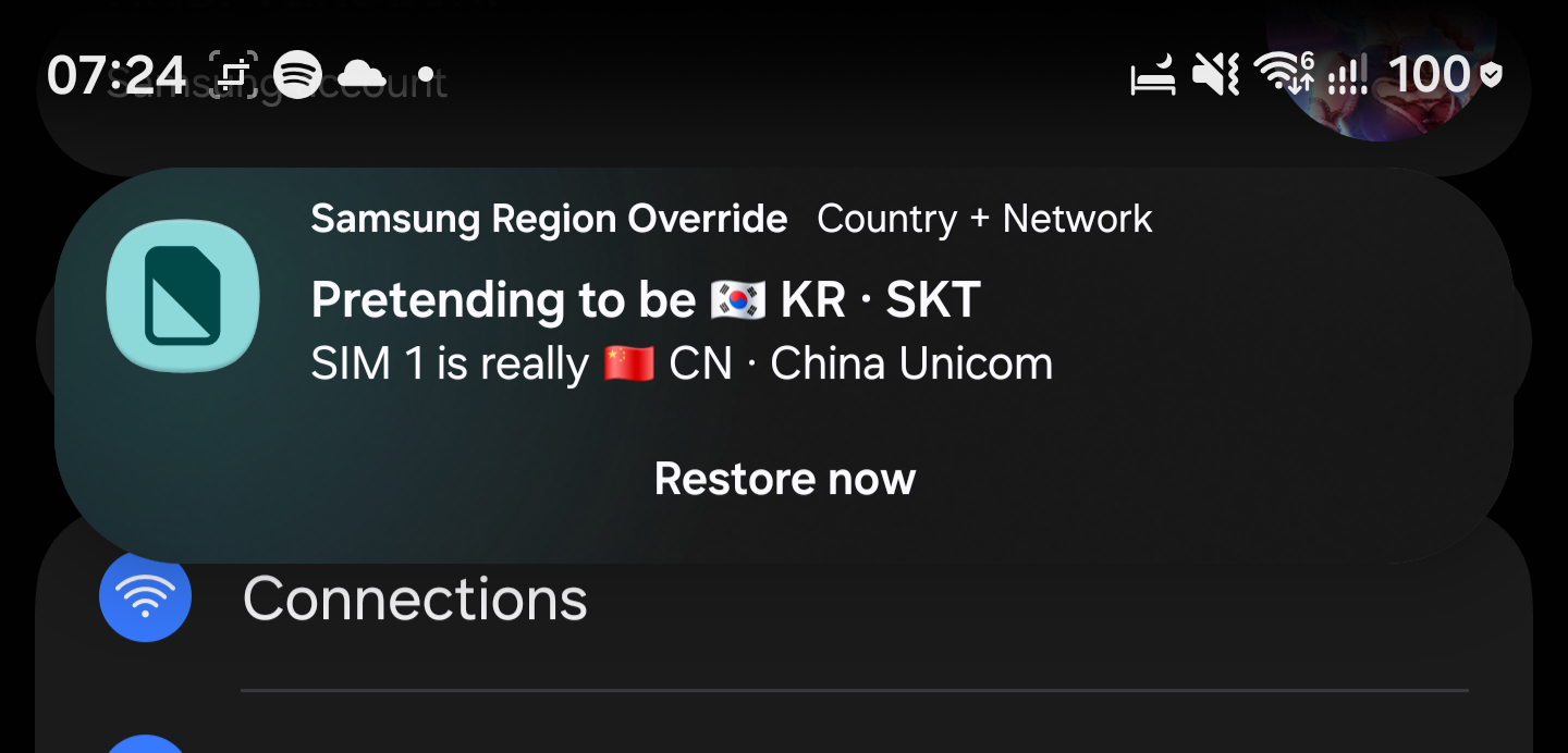 Samsung Region Override notification over Android Settings, showing a South Korea SKT disguise, the real China Unicom identity and a Restore now button.