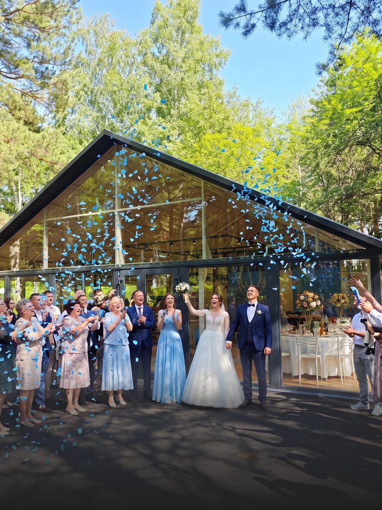 Гость внутри площадки