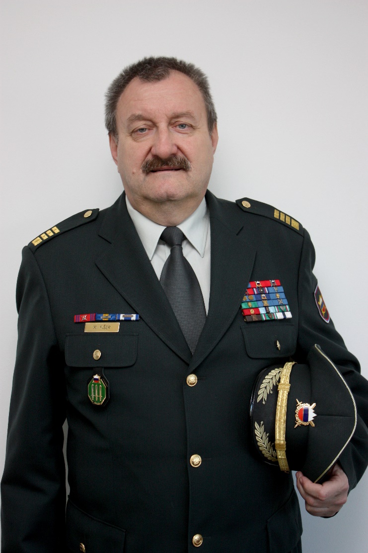 Polkovnik Slovenske vojske Miran Fišer v službeni uniformi leta
                        2017.