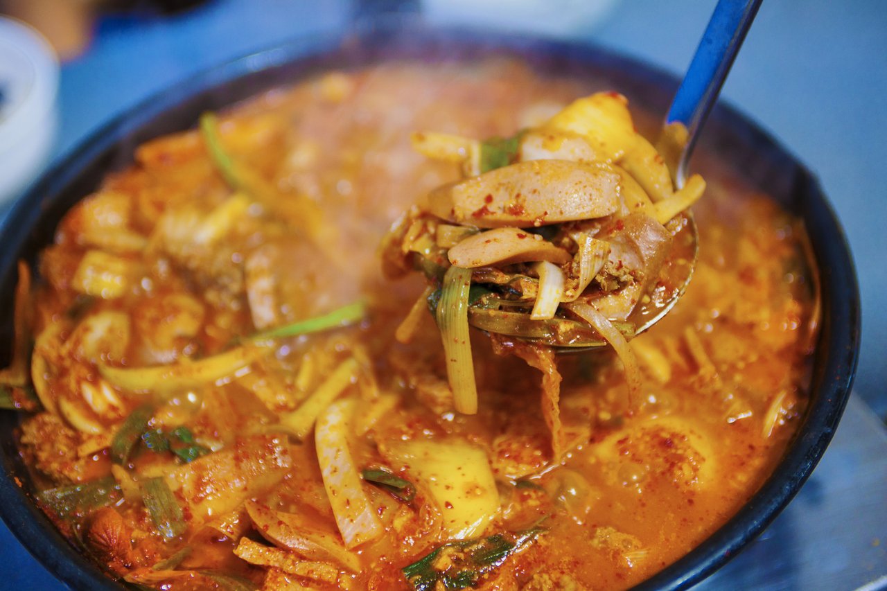 부대찌개 — ⓒ한국관광공사 포토코리아-IR 스튜디오 (Korea Tourism Organization, KOGL Type 1)