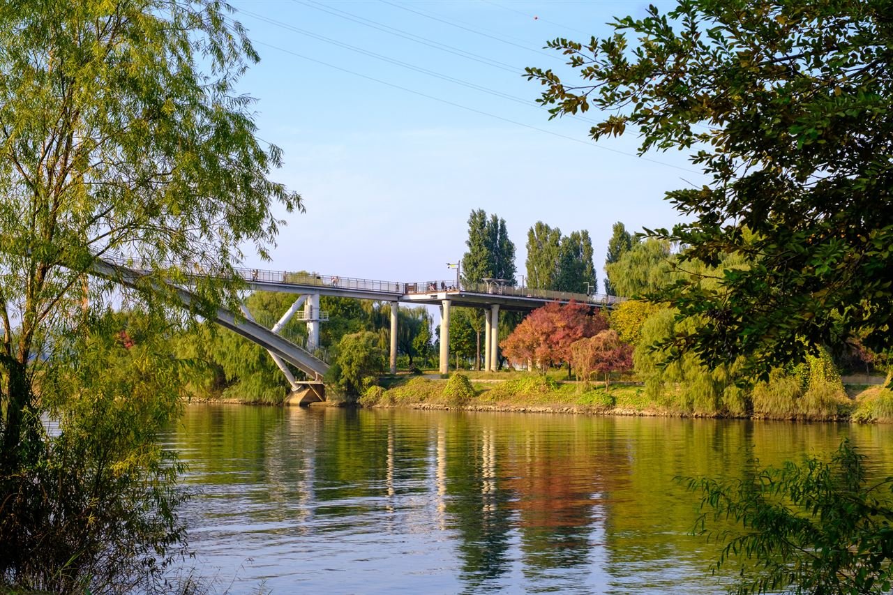 Yanghwa Hangang Park on the Han River in Seoul, the city whose waterworks bureau publishes the 362-item list — ⓒ한국관광공사 포토코리아-한건우 (Korea Tourism Organization, KOGL Type 1)