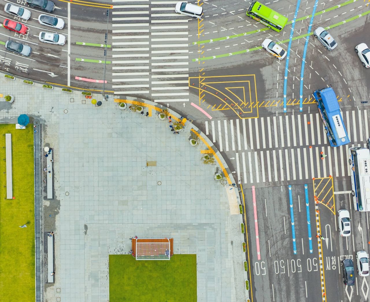 Gwanghwamun Square from above — ⓒ한국관광공사 포토코리아-서문교 (Korea Tourism Organization, KOGL Type 1)