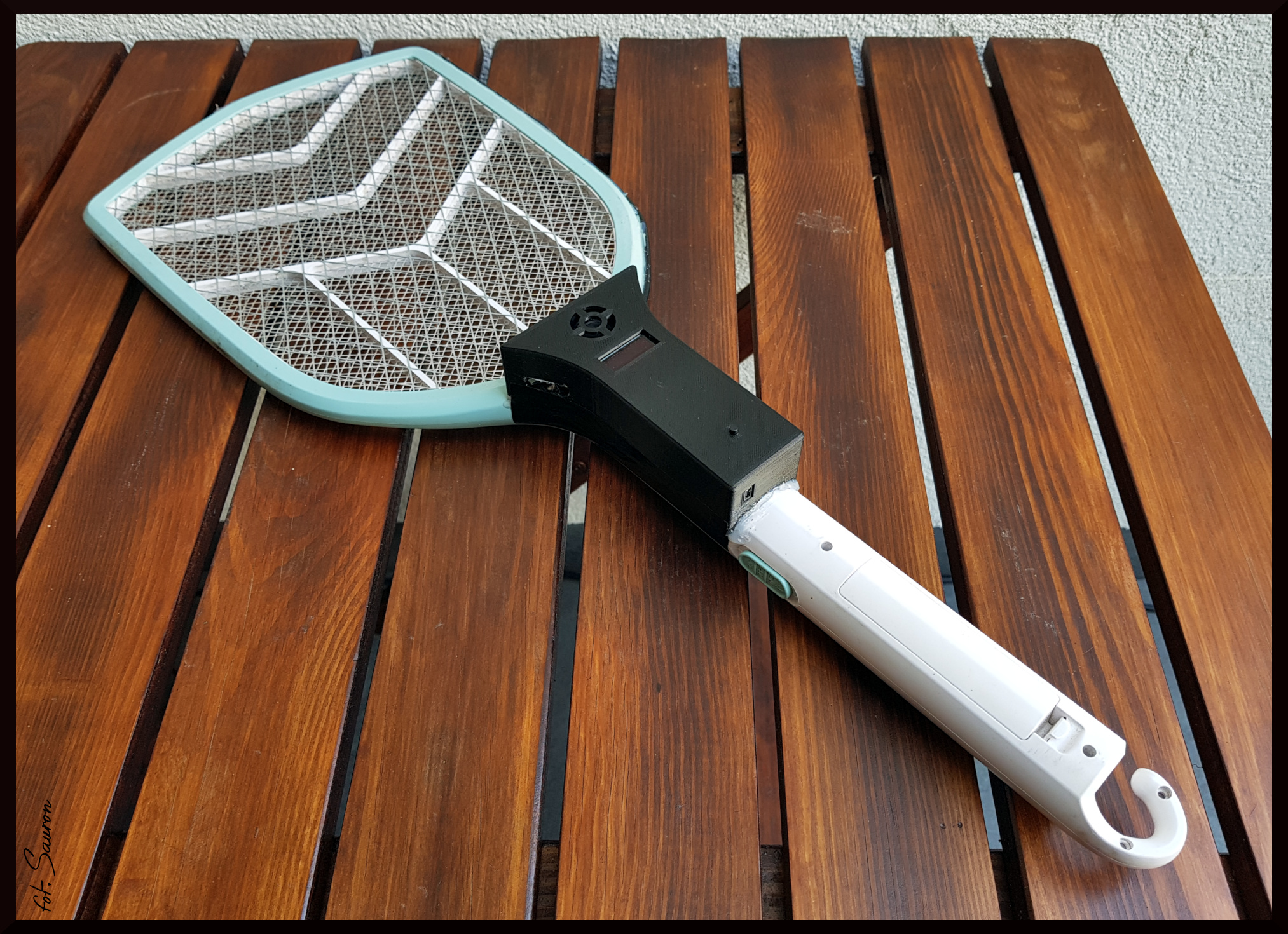 Mosquito Racket + Arduino Nano = MosquitoKiller