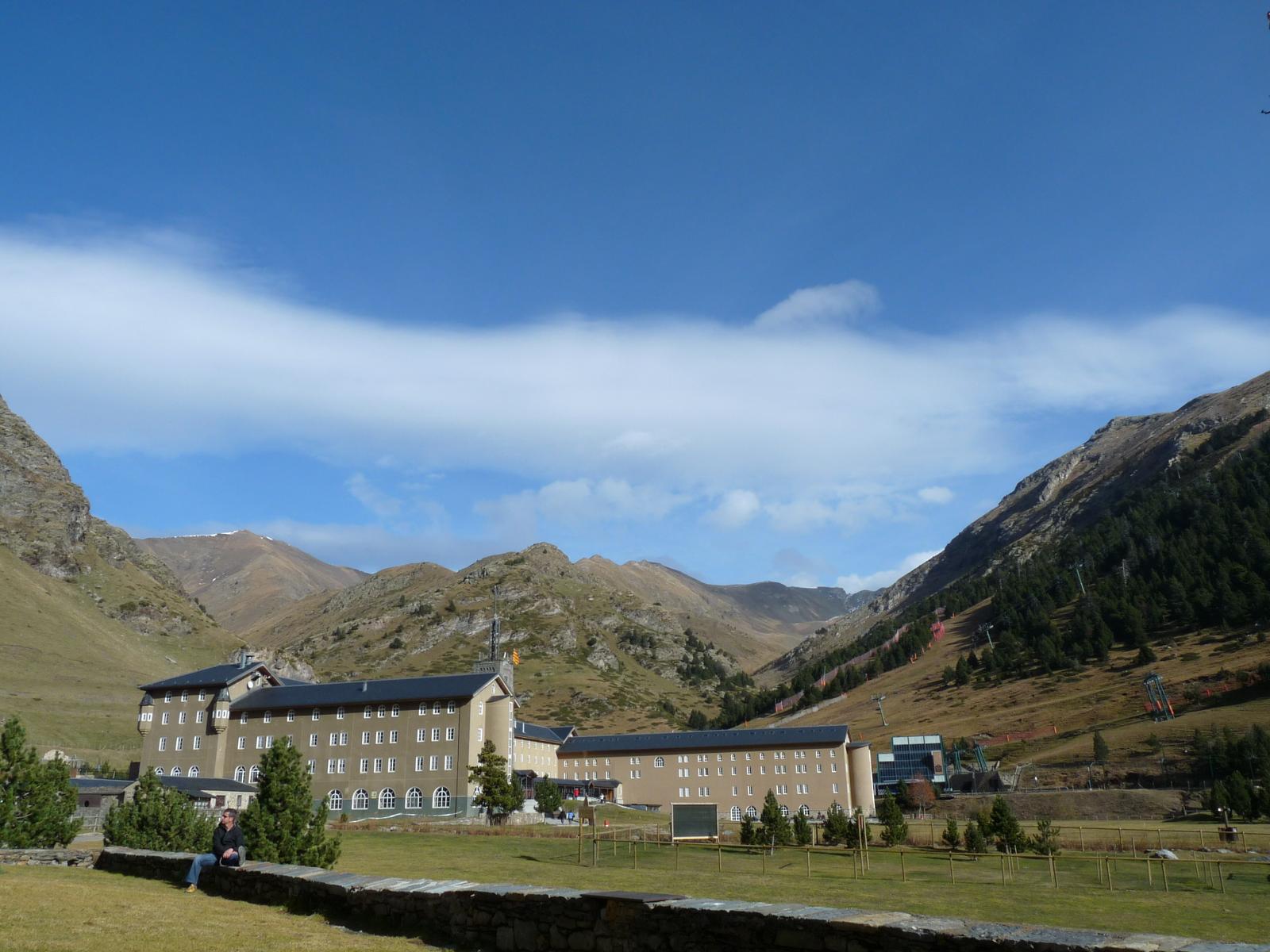 De Núria a Planoles seguint el GR-11.8 per Fontalba i el refugi de Corral Blanc