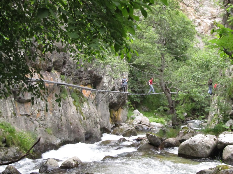 Travessa de Núria a Toès-Carançà (Tren Groc) per les gorges de Carançà