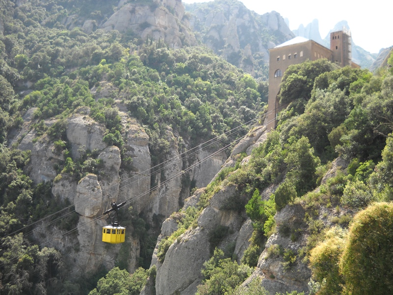 De Monistrol a Montserrat pel Camí de les Canals (GR-5)